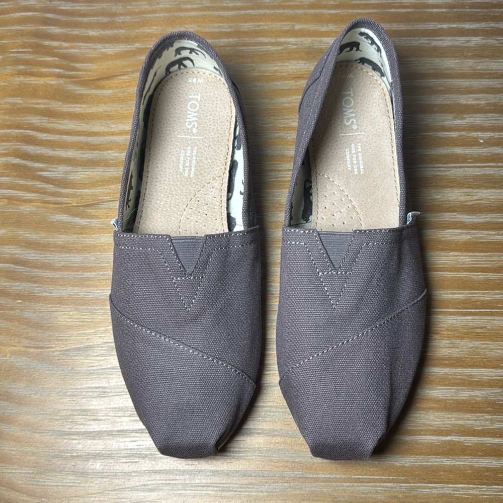 TOMS Classic Canvas Slipon Women’s Shoes Color Ash Size 9.5W NWOT